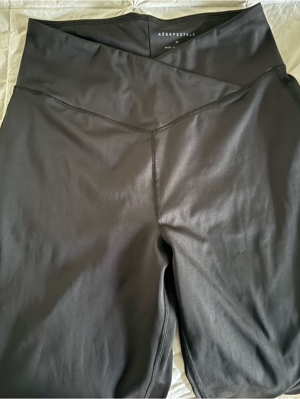 Aéropostale Black V-Waist Active Leggings M Excellent condition.  Wide leg